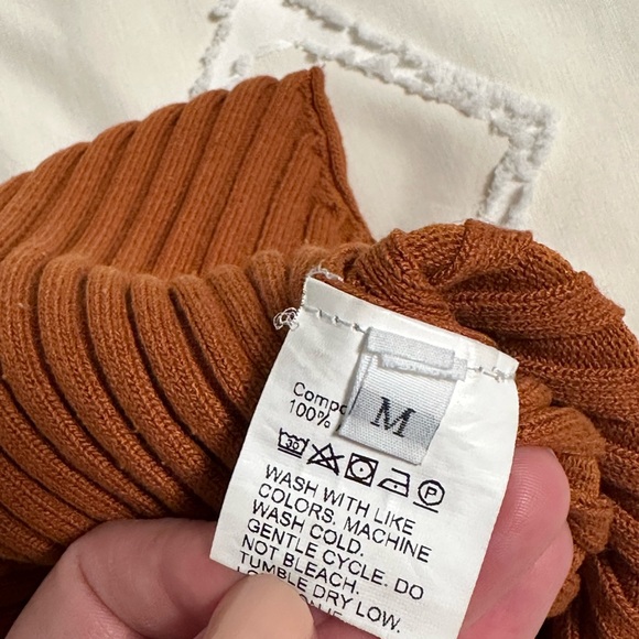 Rust Ribbed Knit Tank Top - Picture 4 of 4